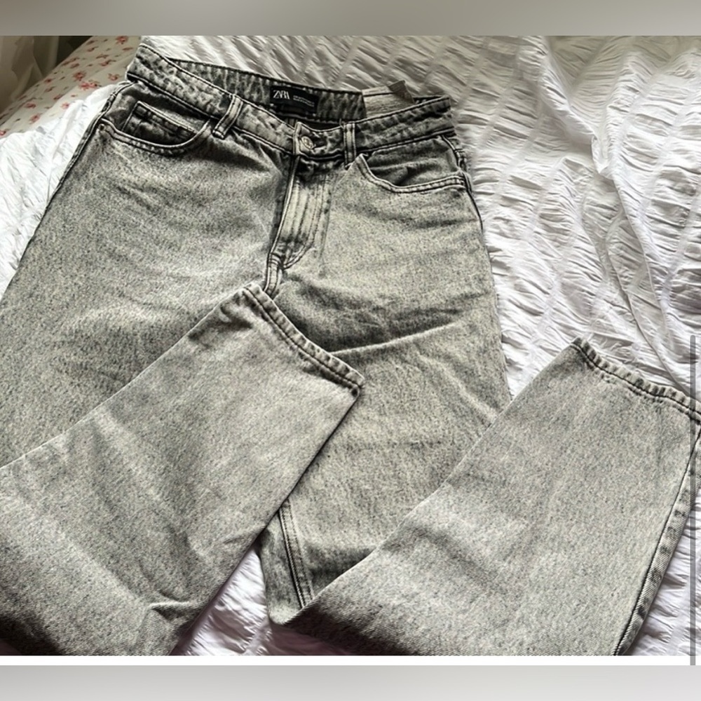 ZARA-HIGH WAIST - MOM Jean- ANKLE LENGTH —EUC-Sz 4-Gray-washed black☀️🖤​​ - Picture 9 of 10